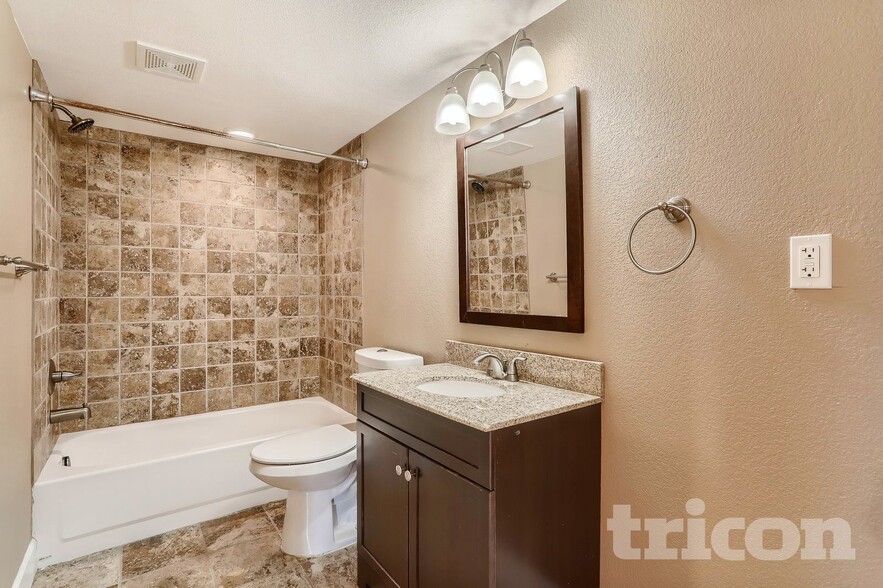 Building Photo - 24881 E Euclid Pl