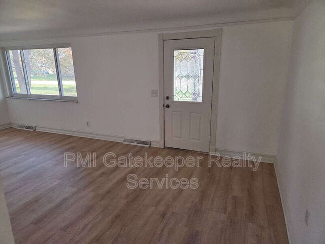 Building Photo - 5757 Cromley Dr