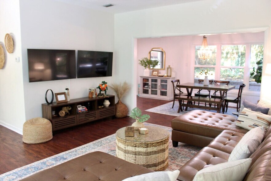 Building Photo - 318 SW 27th St