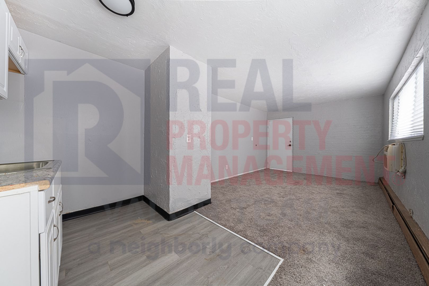 Building Photo - 3520 W 105th,