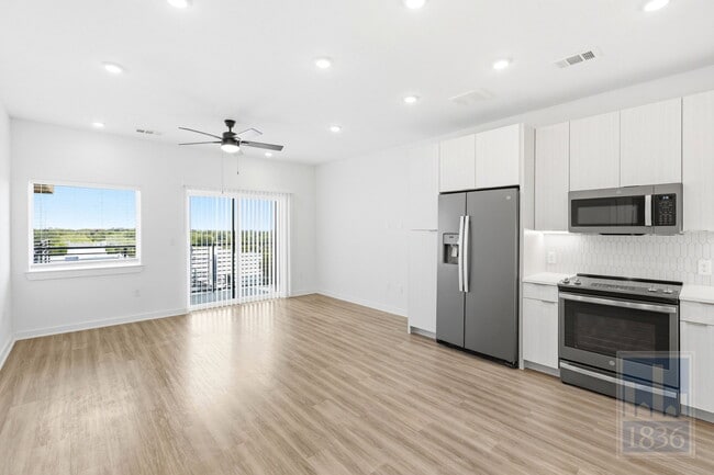 Building Photo - 4802 S Congress Ave