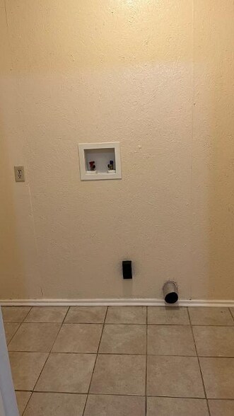 Building Photo - 4215 Heath Dr