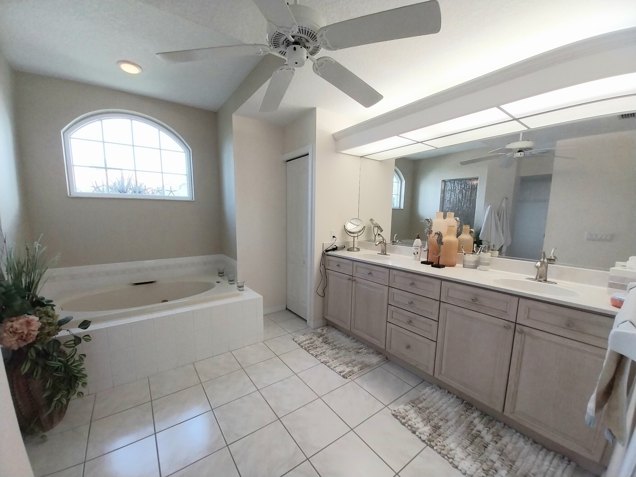 Building Photo - 4176 Hearthstone Dr