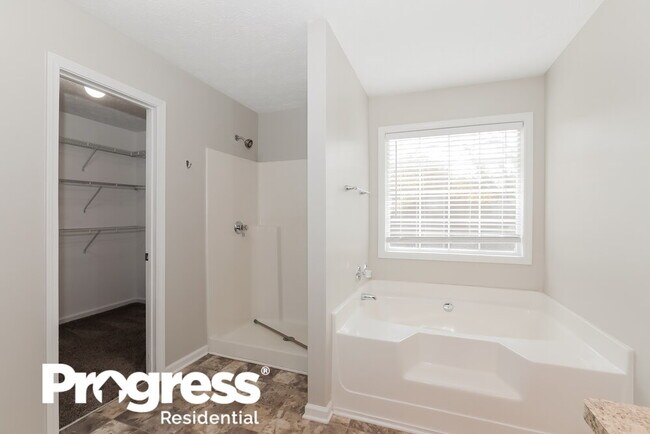 Building Photo - 334 Hill's Pointe Ct