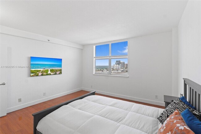 Building Photo - 401 69th St