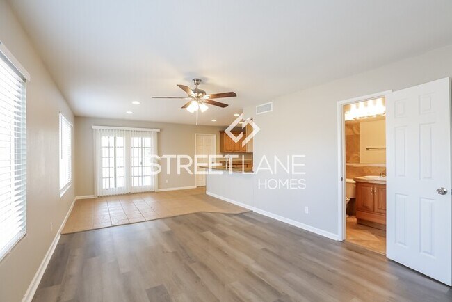 Building Photo - REDUCED!