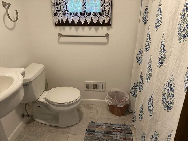 Building Photo - 2829 Hopkins Dr