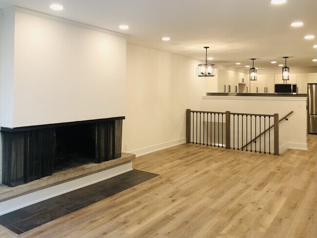 Building Photo - 2867 Charing Rd