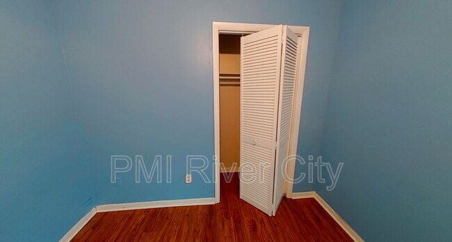 Building Photo - 5998 Greenwillow Ln S