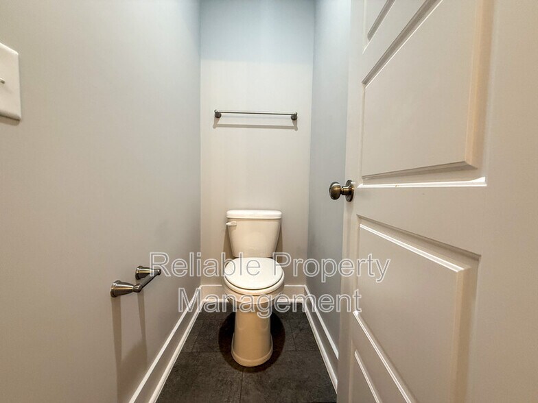 Building Photo - 4 S Laird Dr