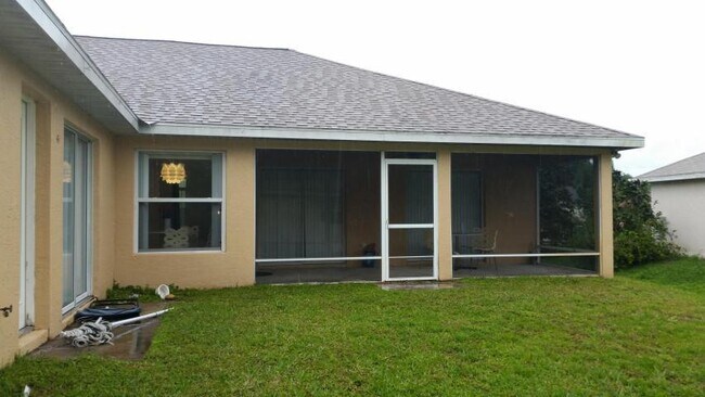 Building Photo - 1566 SW Flagami Rd