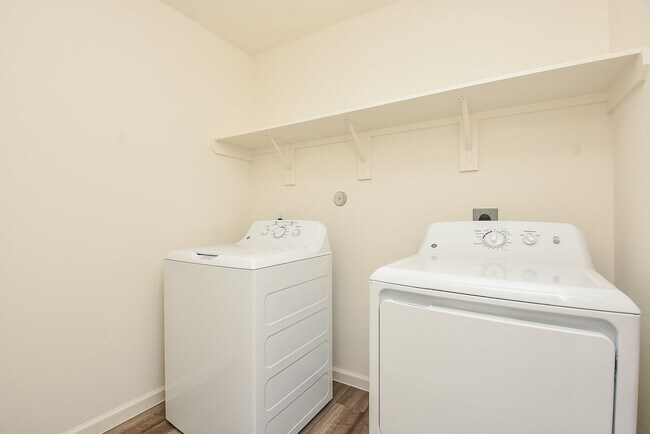 Building Photo - 3603 Admiralty Dr