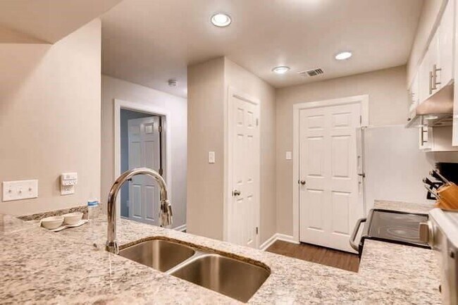 Building Photo - 5313 Indio Dr