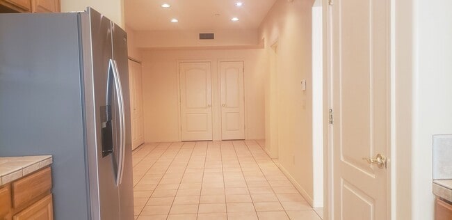 Building Photo - 12608 Mountainside Dr