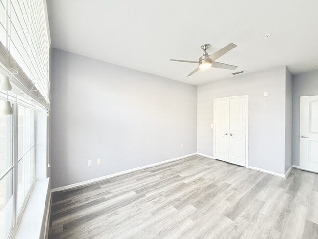 Building Photo - 4221 W Spruce St