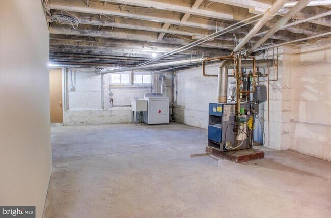 Building Photo - 1854 44th St