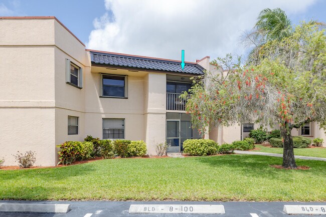 Building Photo - 2083 NE Collins Cir