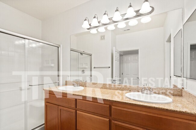 Building Photo - 50 Regency Park Cir