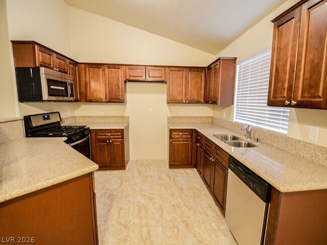 Building Photo - 3825 Gulliver St