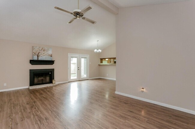 Building Photo - 2146 Greenbriar Colony Dr