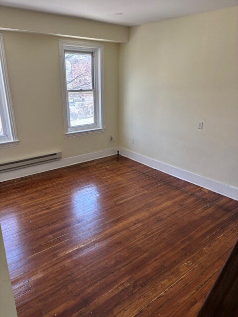 Building Photo - 4742 Richmond St