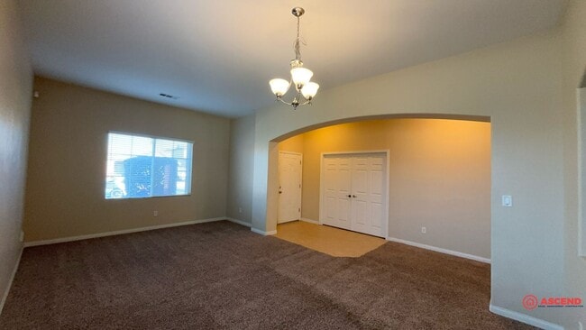 Building Photo - Splendid 5 Bedroom Off Westside Parkway!