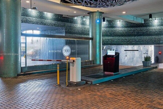 Building Photo - 900 Biscayne Blvd