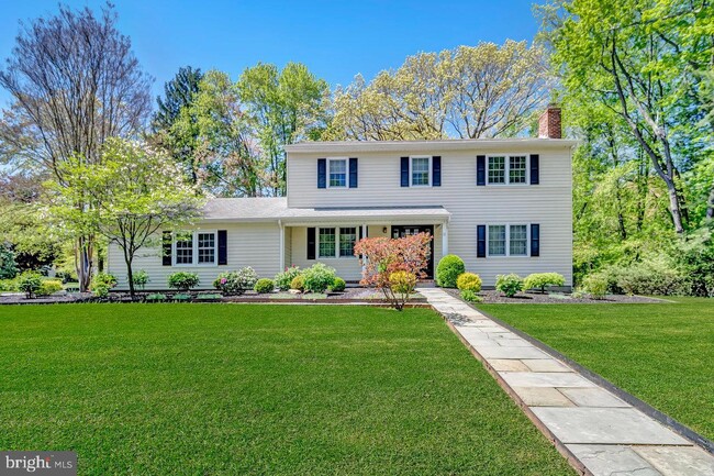 Primary Photo - 11 Monterey Dr