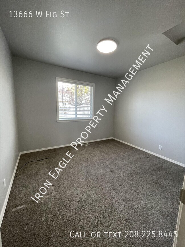 Building Photo - 13666 W Fig St