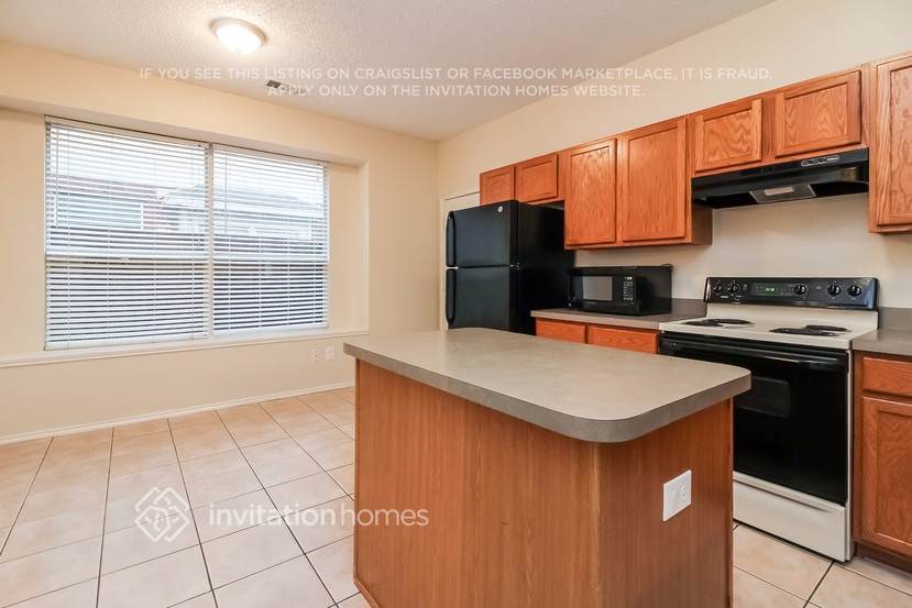 Building Photo - 817 Longleaf Dr