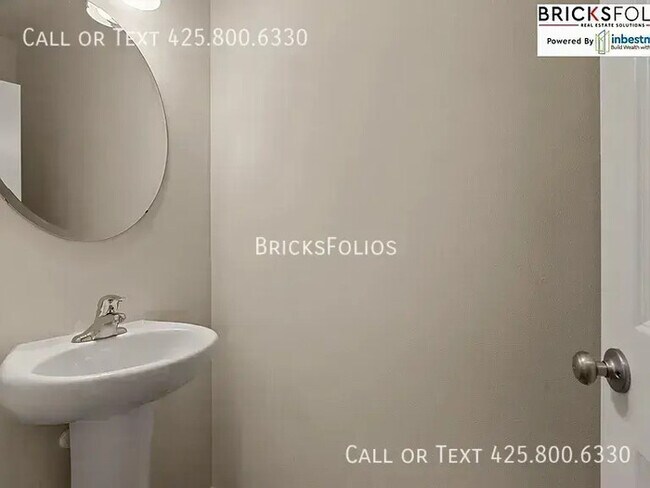 Building Photo - Live Your Best Life in the Heart of Puyall...