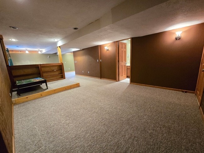 Building Photo - Beautiful 4 bedroom home in Normal!