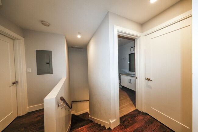 Building Photo - 225 Dorchester St