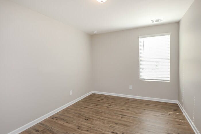 Building Photo - 307 Alexander Ln