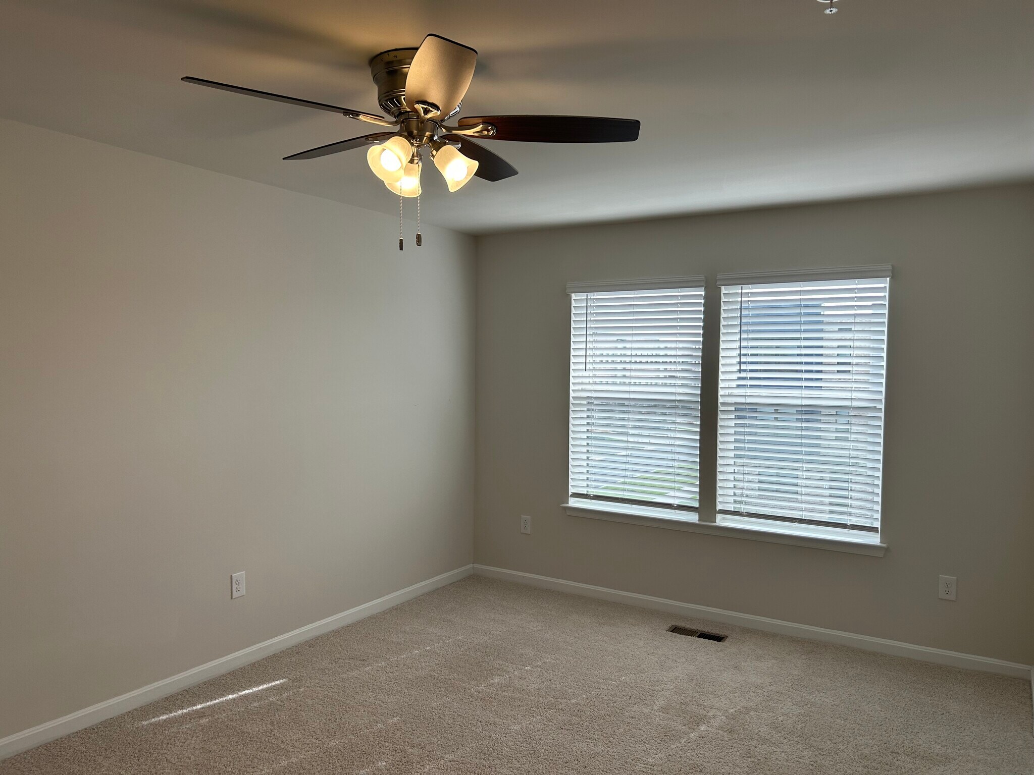 Primary Bedroom - 813 Bond St