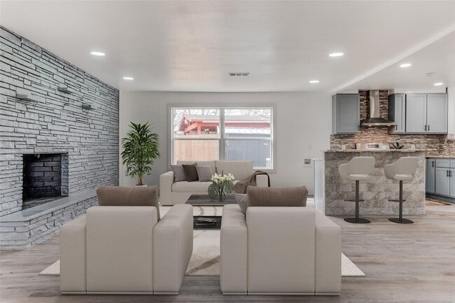 Building Photo - 4524 Harvey Dr