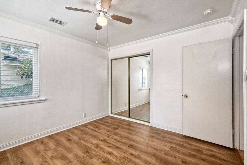 Building Photo - 122 Johnston Ln