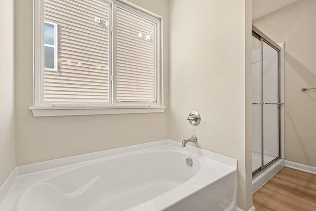 Building Photo - 2116 Penny Ln