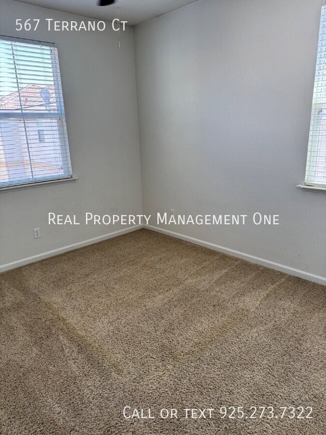 Building Photo - 567 Terrano Ct
