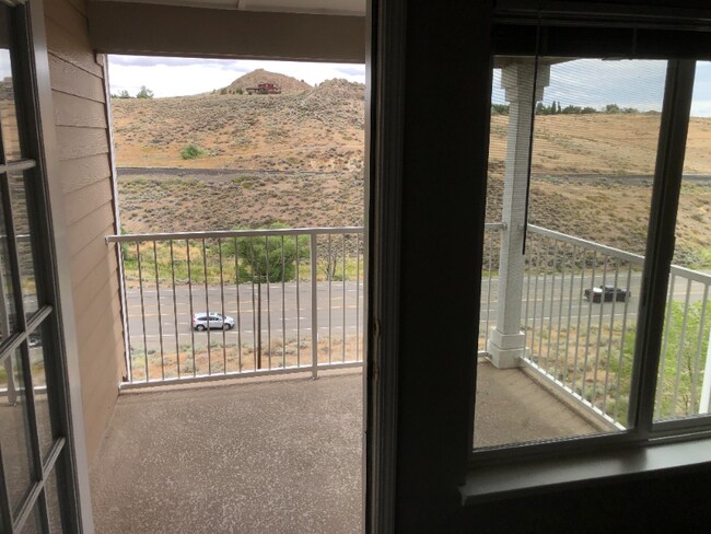 Building Photo - 200 Talus Way