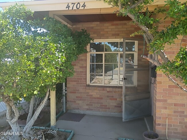 Building Photo - 4704 Clifton Ave