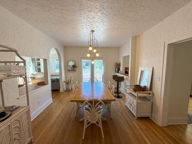 Building Photo - 15 NW 26th St