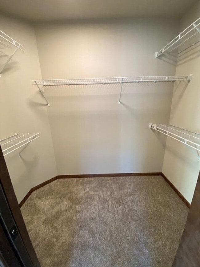 Building Photo - Beautiful home located in fast-growing Horace, ND.