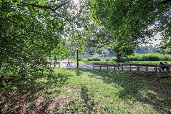 Building Photo - 1255 5th Ave