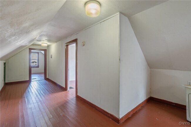 Building Photo - 518 E Brighton Ave