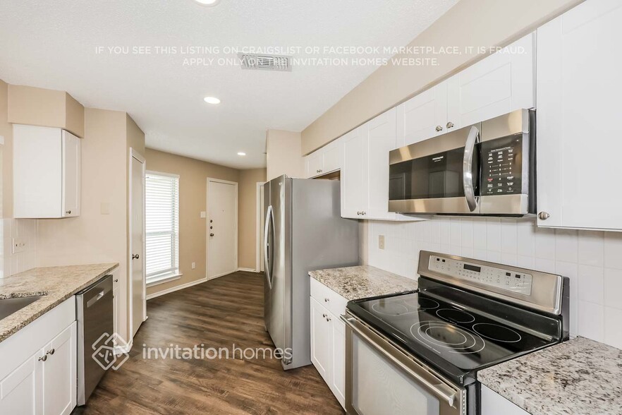 Building Photo - 8465 Willow Creek Dr