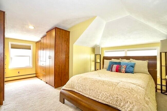 Building Photo - 86 Palfrey Rd