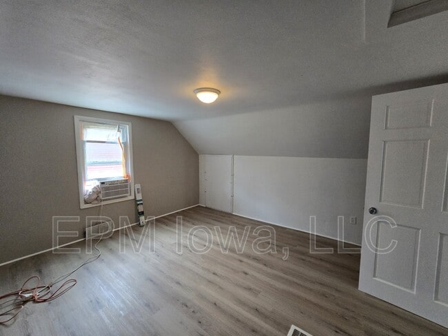 Building Photo - 1269 Northey St