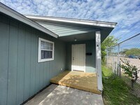 Building Photo - Charming 2 Bed | 1.5 Bath Home – Prime Dow...