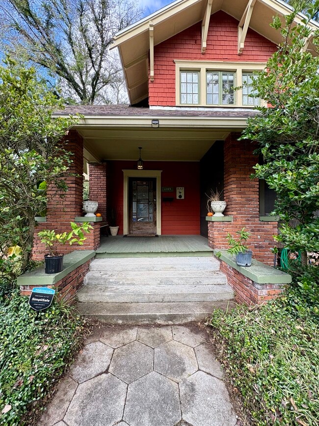 Building Photo - 2043 Dellwood Ave